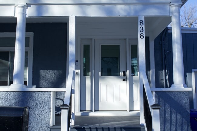 Photo - 838 E Washington St