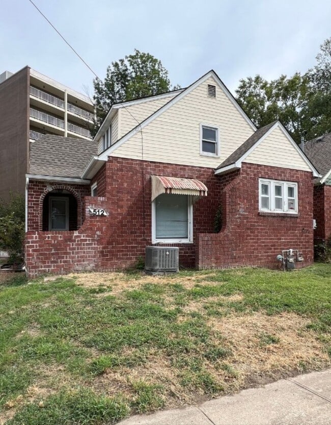 Building Photo - Cozy 2-Bedroom Duplex Minutes from Indepen... Rental