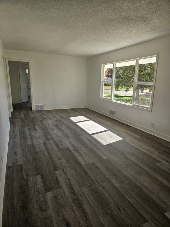 Photo - 6600 Bethia Ln