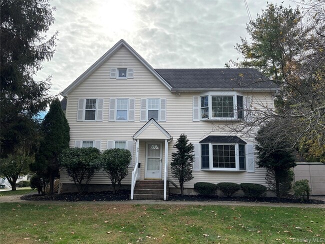 Building Photo - 170 W Central Ave