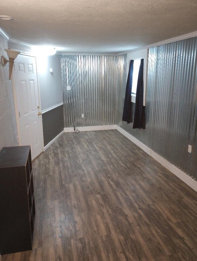 Building Photo - 1425 N Willow Ave Unit C2 Rental