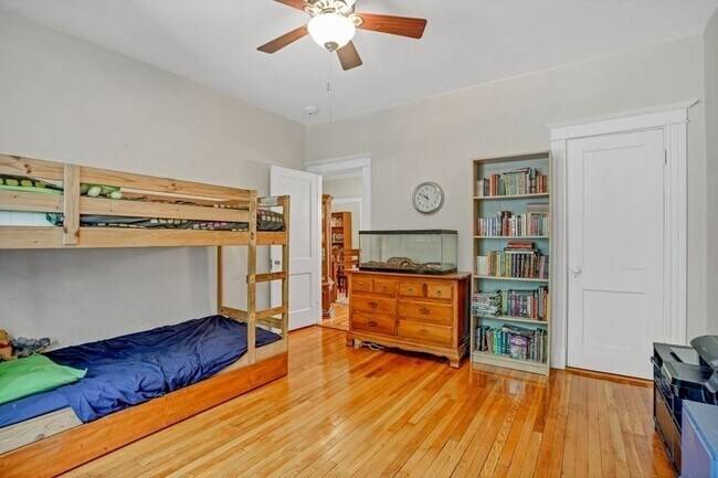 Photo - 10 Radcliffe Rd Unit 1