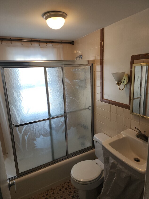 Photo - 23 Brewster Rd (Weymouth, MA)