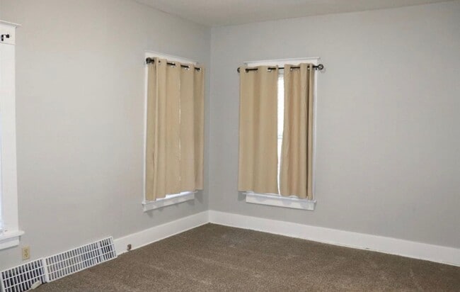 Photo - 1535 N 32nd St Unit 1