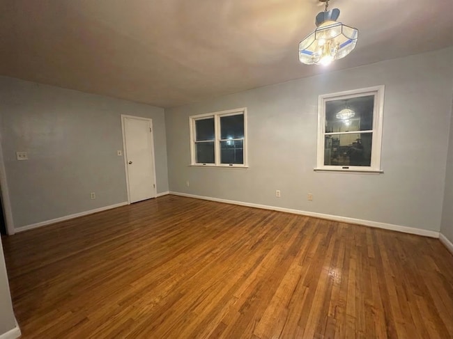 Building Photo - 565 Keller Ave Unit 2nd Floor