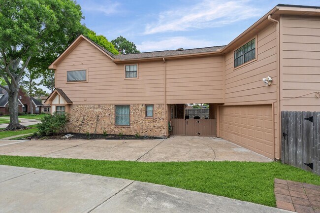 Photo - 110 Shadow Wood Dr