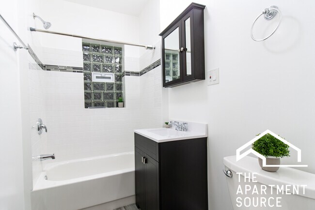 Photo - 1056 W Lill Ave Unit 2A