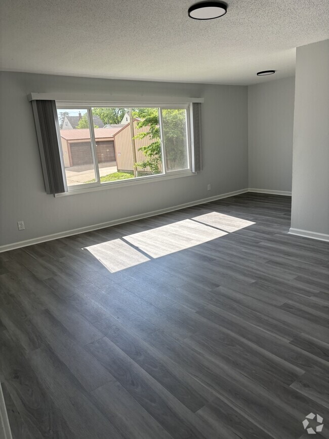 Building Photo - 1315 Oakland Rd NE Unit 1315-04 Rental