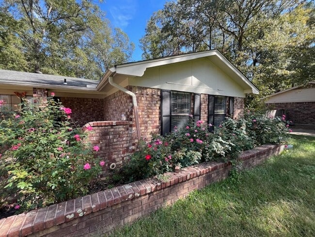 Photo - 16 Eastwood Dr