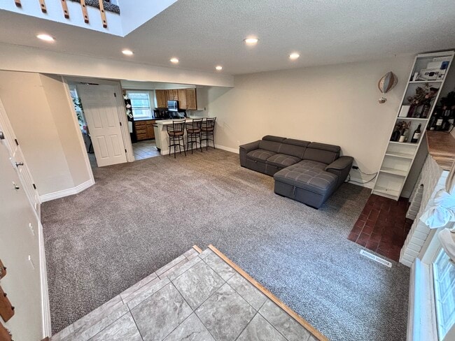 Photo - 2052 S Helena St