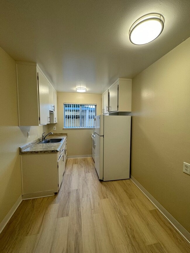 Photo - Nice first floor 1 bedroom 1 bath apartment available now! Unit 925-07