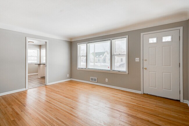 Photo - 5422 S 28th Ave