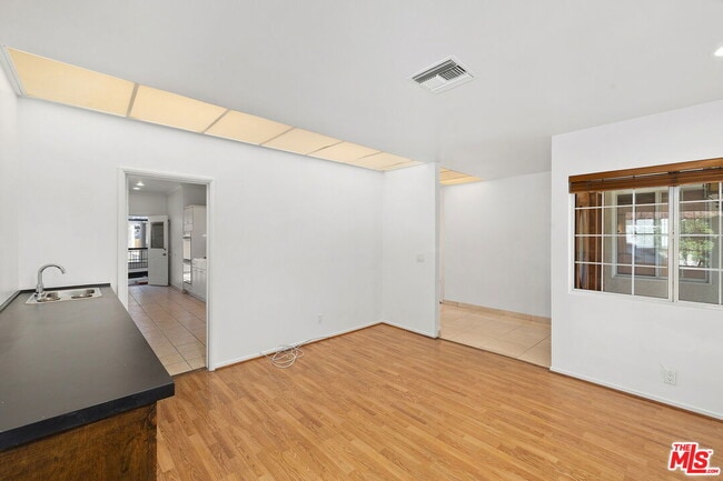 Photo - 312 S Maple Dr