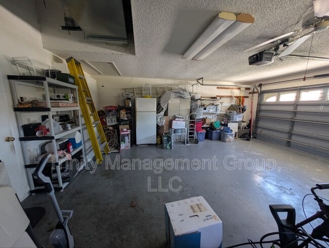 Building Photo - 8925 Helmsly Ln Rental