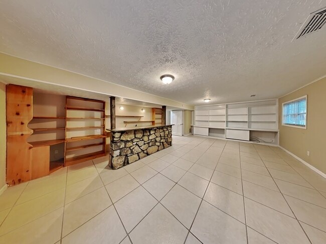 Photo - 1939 Six Branches Dr
