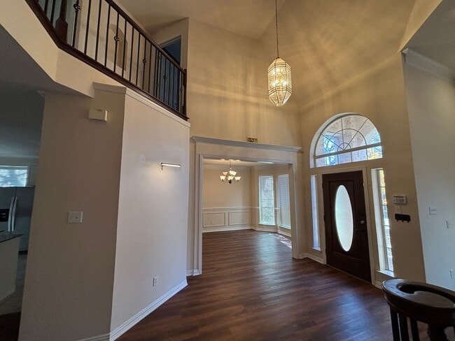 Photo - Beautiful 4BR 3.5BA Home w/ 3 Car Garage • Patio & Yard • 3 living areas in Grapevine