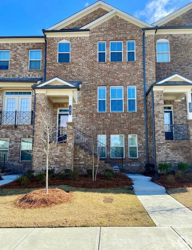Building Photo - 3975 Redwood Dr Unit Traditions Townhome