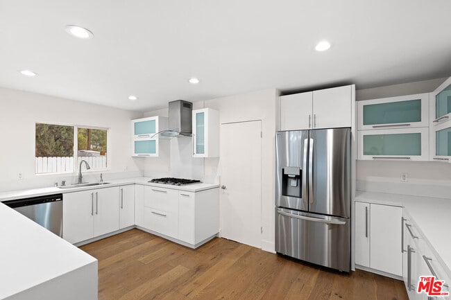 Photo - 21817 Providencia St