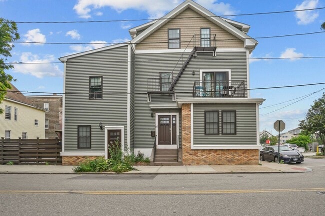 Photo - 97 De Pasquale Ave