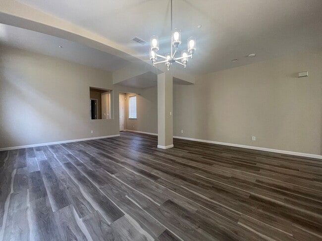 Photo - 836 Shasta Daisy Dr