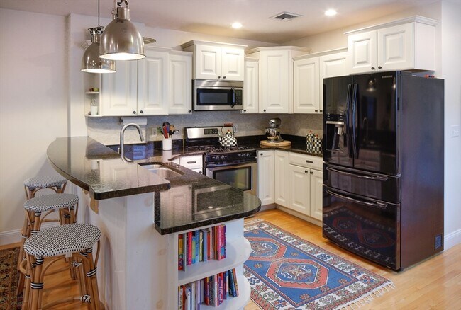 Photo - 127 Cottage St Unit 3