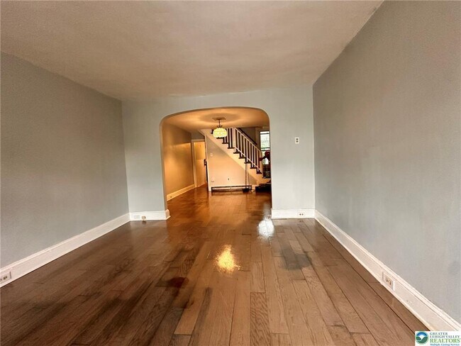 Photo - 305 E Union St
