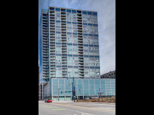Building Photo - 611 S Wells St Unit 1701 Rental