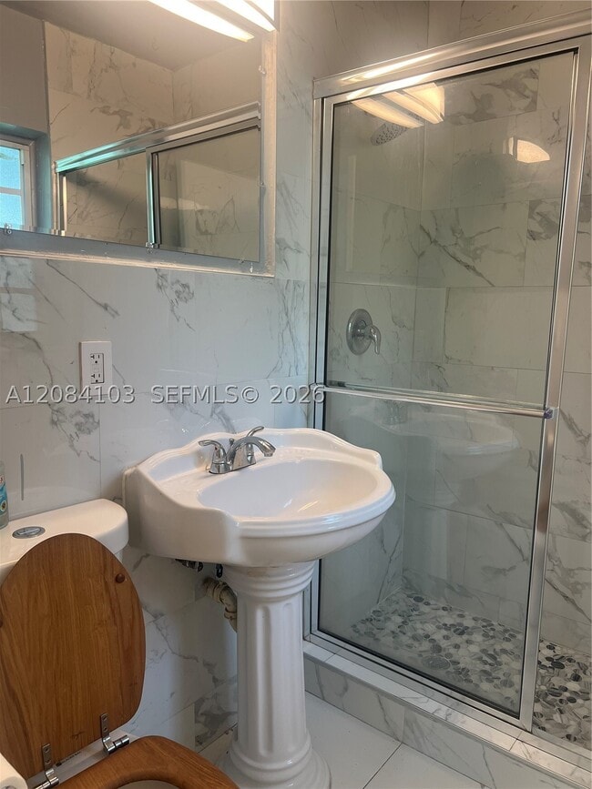 445 NE 69th St Unit 447