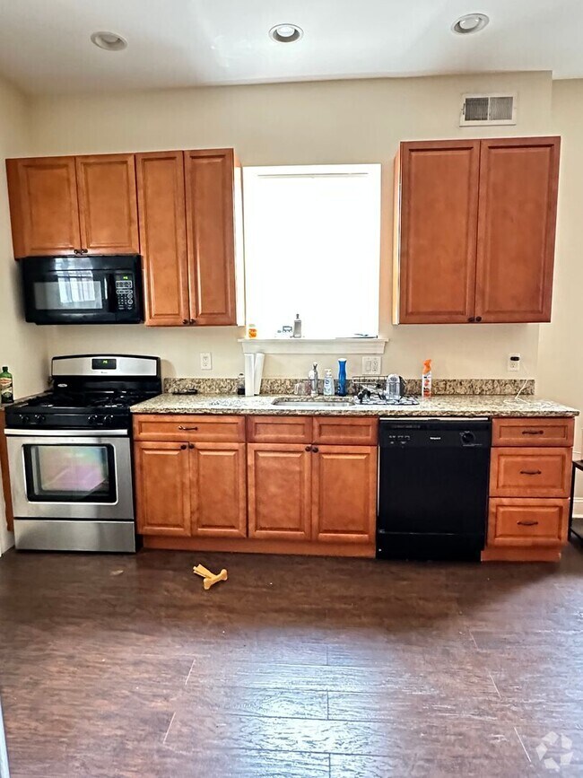 Building Photo - 1835 Moore: Newly Renovated!!!! Unit 1 Rental