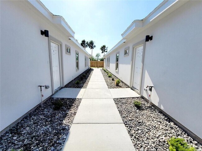 13 N 56th Ln Unit 1