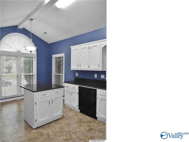 Photo - 722 Highland Dr