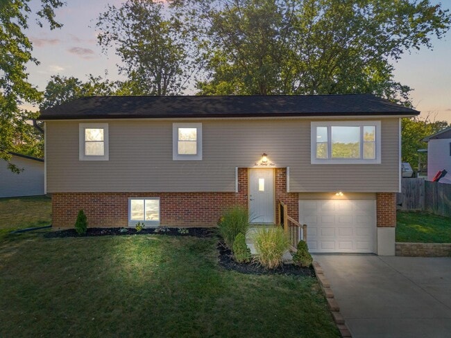 Photo - 299 Lombard Rd