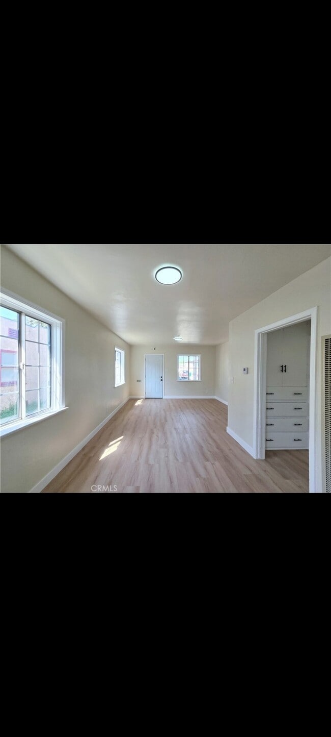 Photo - 5552 Lewis Ave Unidad M