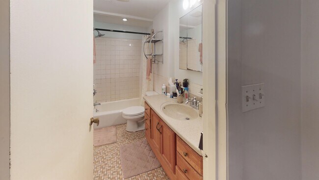 Photo - 64 W Cedar St