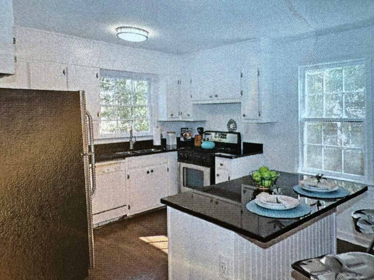 Photo - 1127 Clifton Rd N E