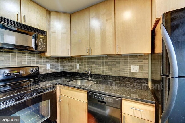 Photo - 1909 Key Blvd