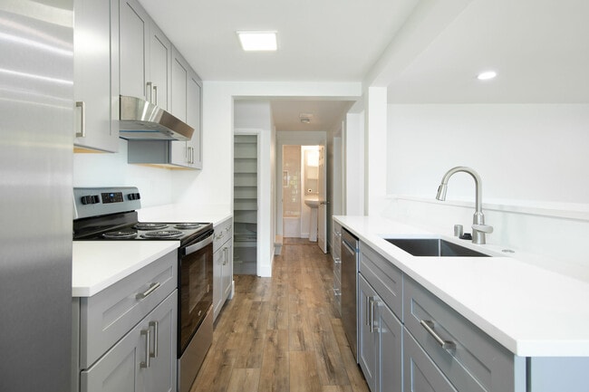 Photo - 2527 NE 110th St
