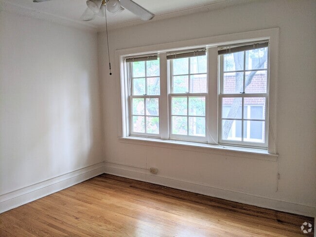 Building Photo - 1452 Oak Ave Unit 11-3 Rental
