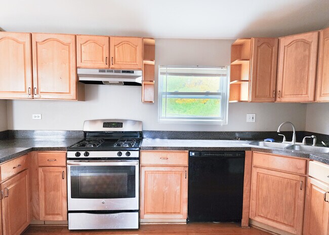 Photo - 1634 W Huron St