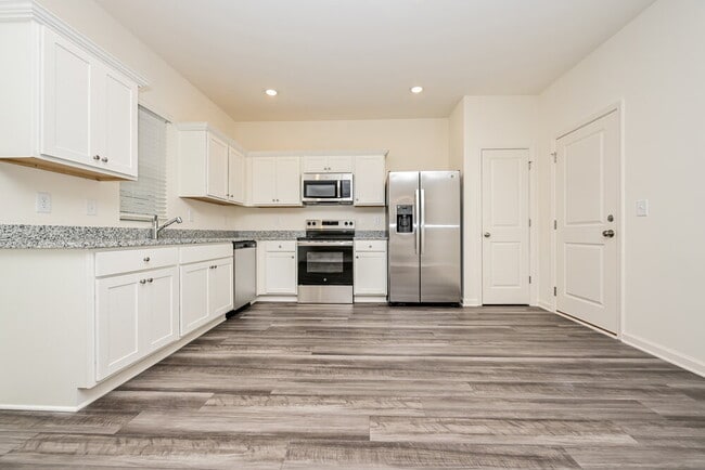 Photo - 7661 Saffron Ave