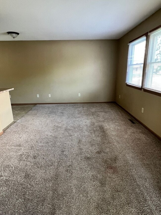 Photo - Three Bedroom One Bath Townhouse Near BGSU