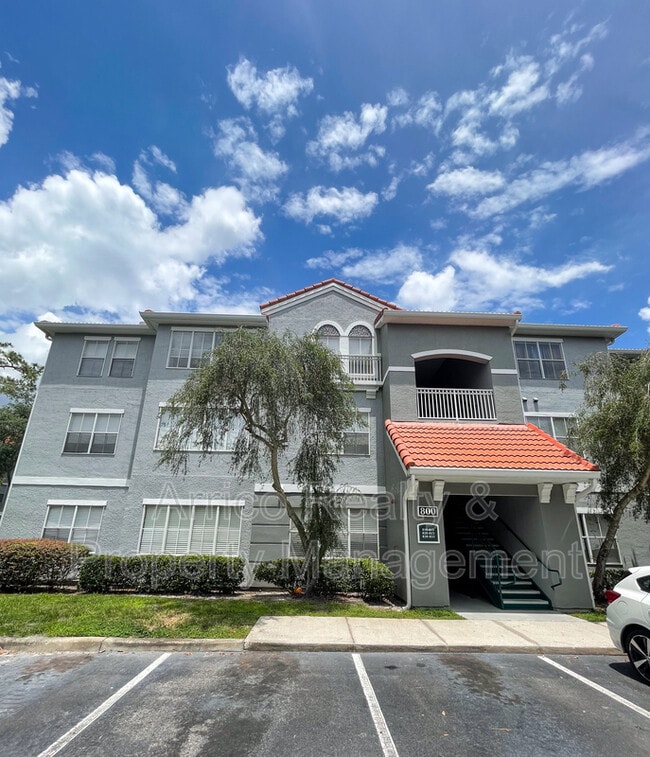 Building Photo - 18001 Richmond Pl Dr Rental