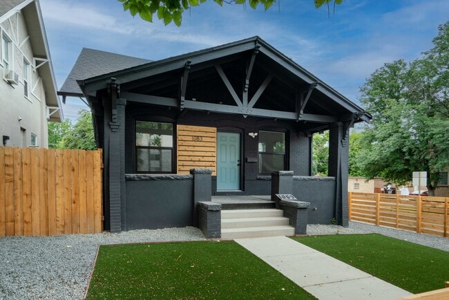 Building Photo - 5 bed 2 bath renovated home