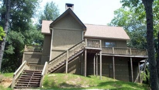 Building Photo - 560 Chalet Village Dr Rental