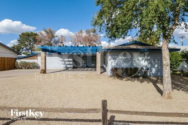 Building Photo - 328 E Balboa Dr Rental