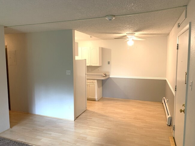 Photo - 1350 Golden Cir