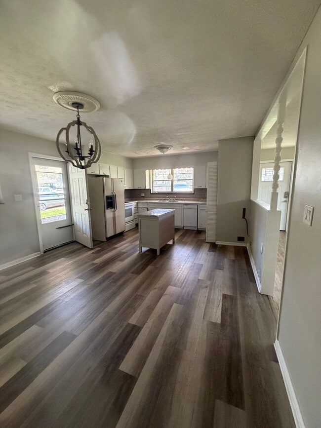 Photo - Alcoa City services and Schools 3 bedroom  home. call Debra Johnson 865-591-8281