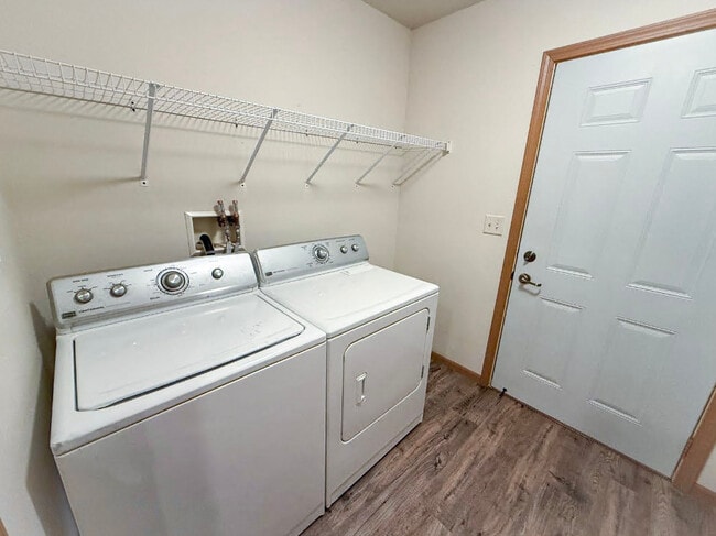 Photo - 5908 Delikowski St