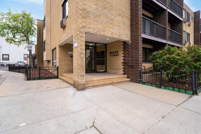 Photo - 7117 Park Ave Condo