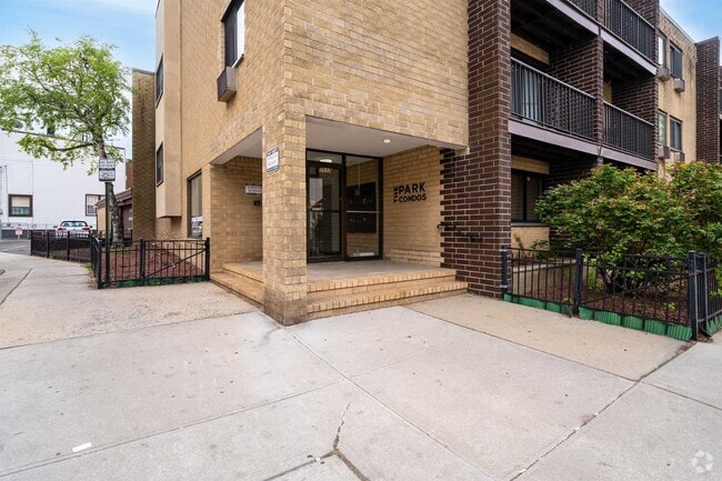 Building Photo - 7117 Park Ave Rental
